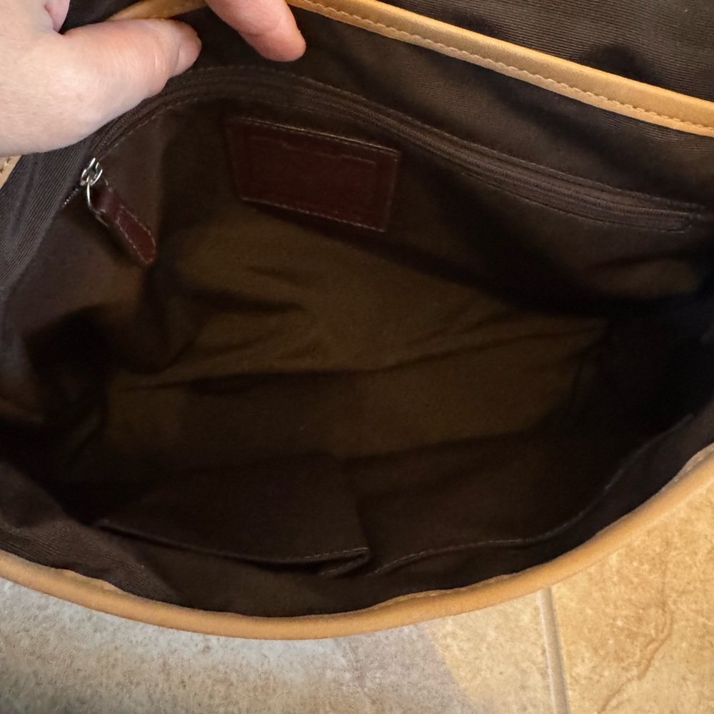 NWOT-COACH Shoulder Tan Bag - Picture 13 of 16